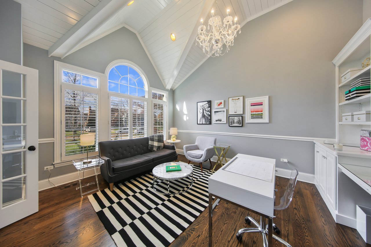 The Tree-lined Street And A Perfectly Manicured Yard Welcome You To The Entry Of The Home