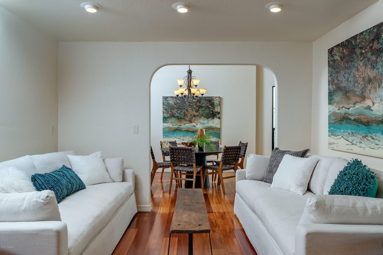 Stunning Las Alturas Contemporary