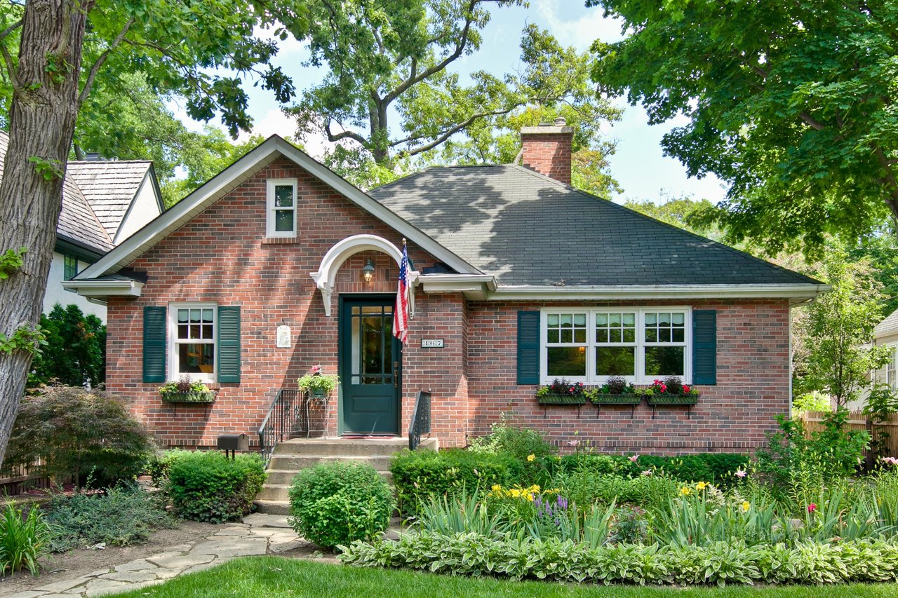 Home Lives Like a Ranch