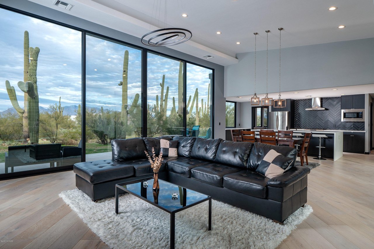 Modern Desert Retreat