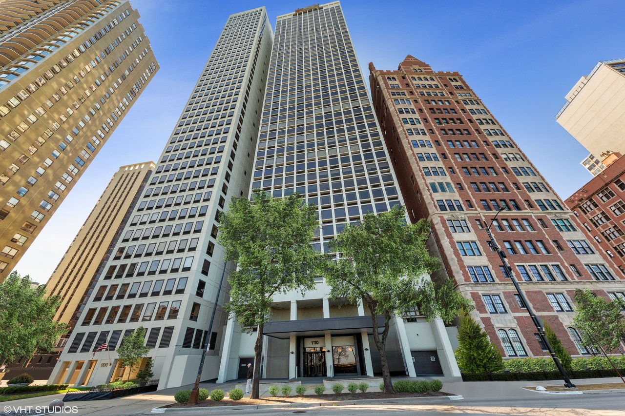 Home Tour of 1110 N Lake Shore Dr #32N