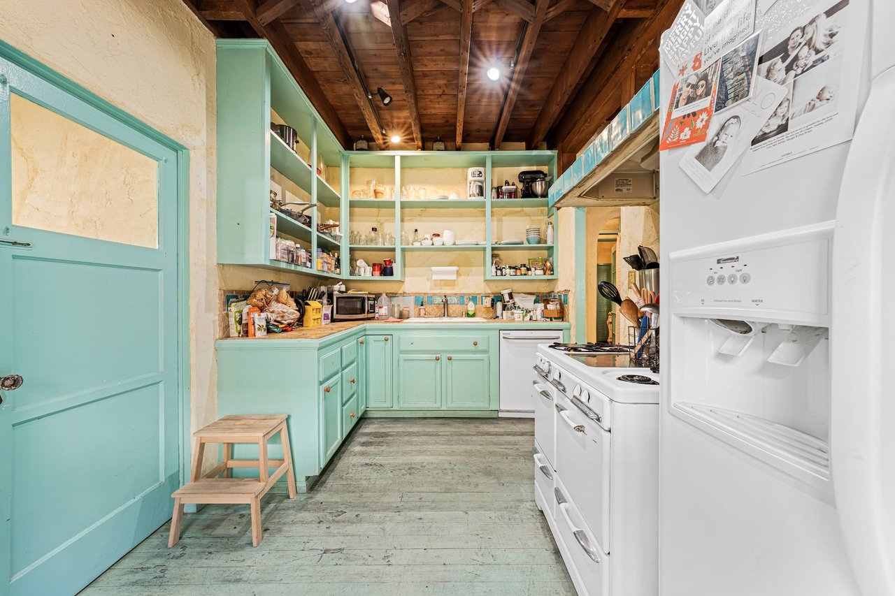9027 Alden Dr, West Hollywood Adjacent
