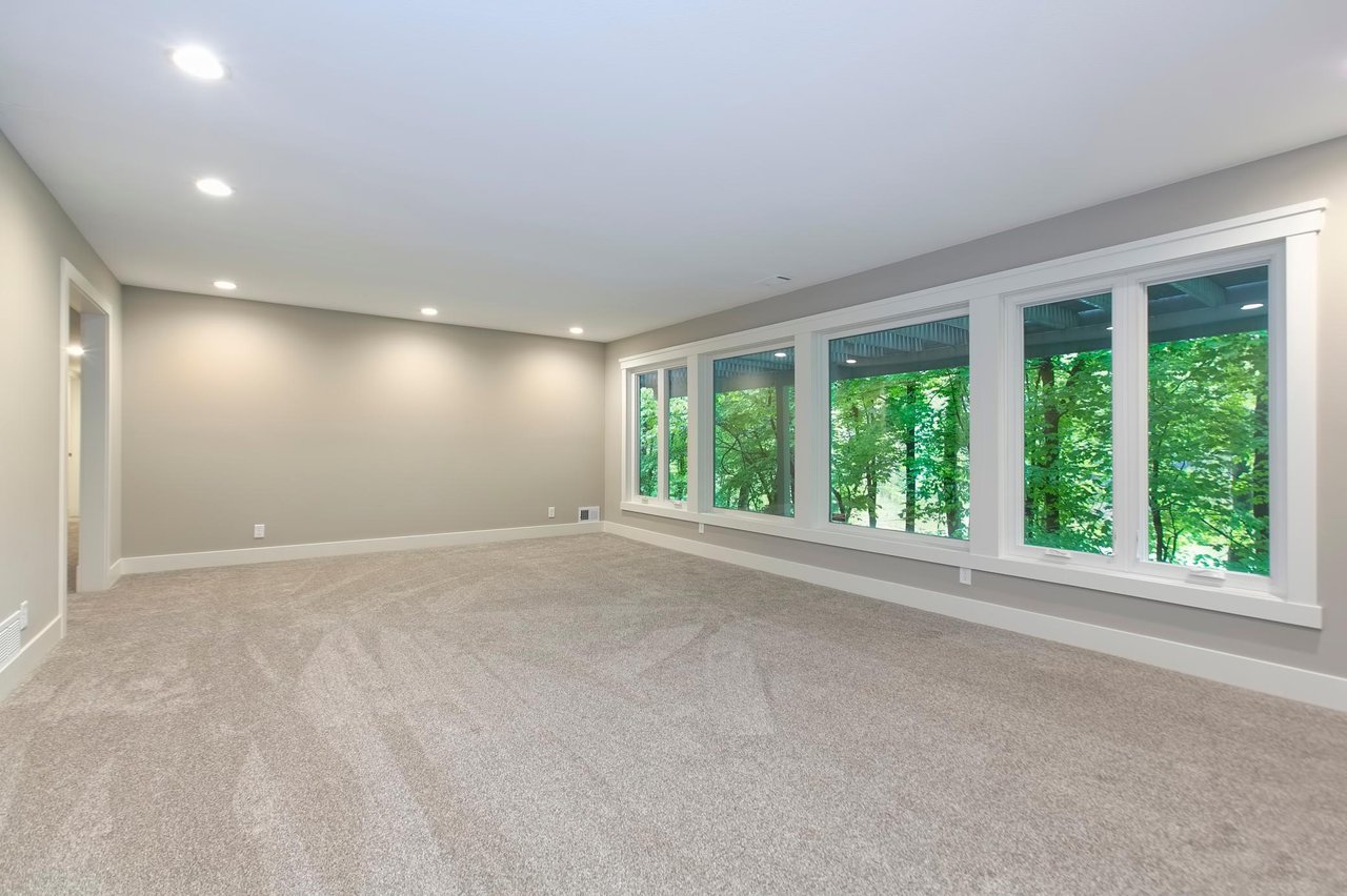 Beautifully Remodeled Bayswater Townhome!