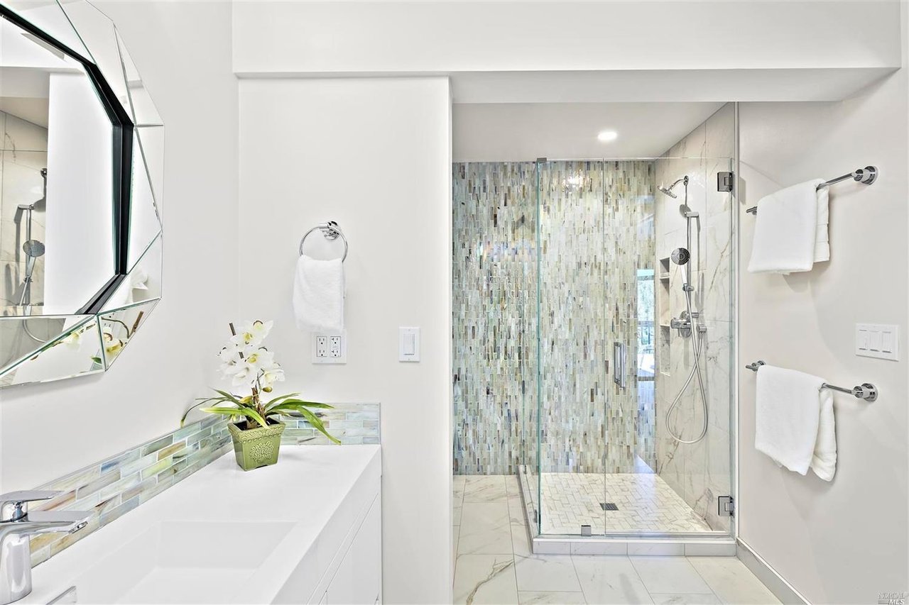 16 Manzanita Pl