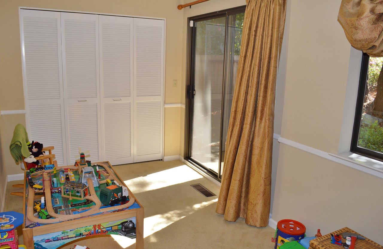 52 Piedmont Road, Larkspur