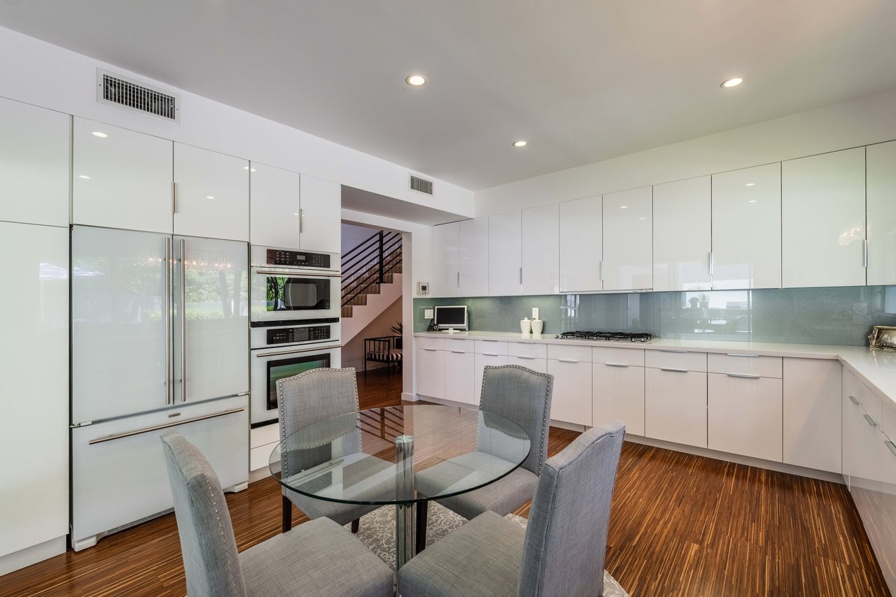 691 East Las Flores
