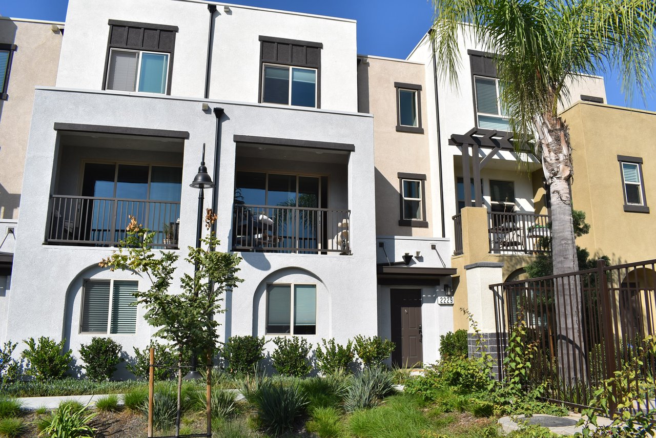 2229 Solara Ln 