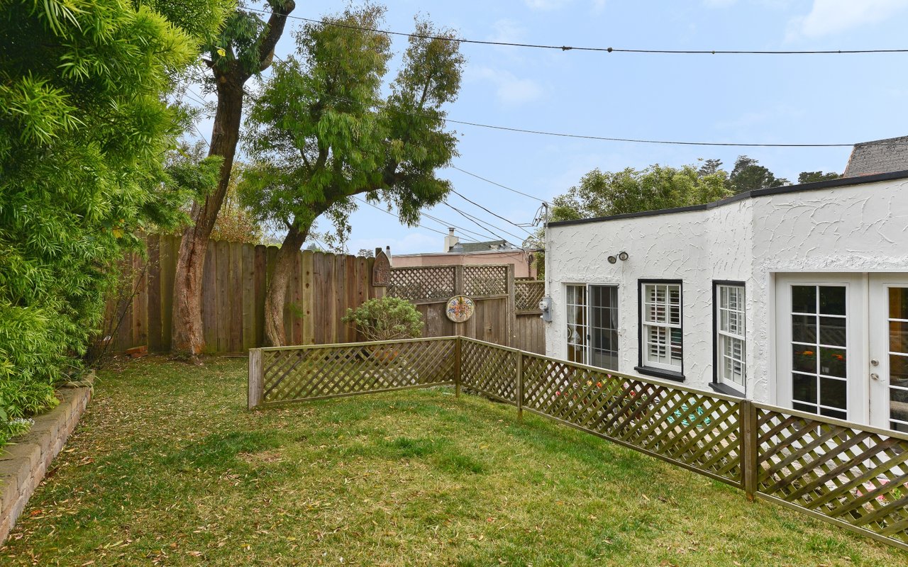 905 Portola Dr