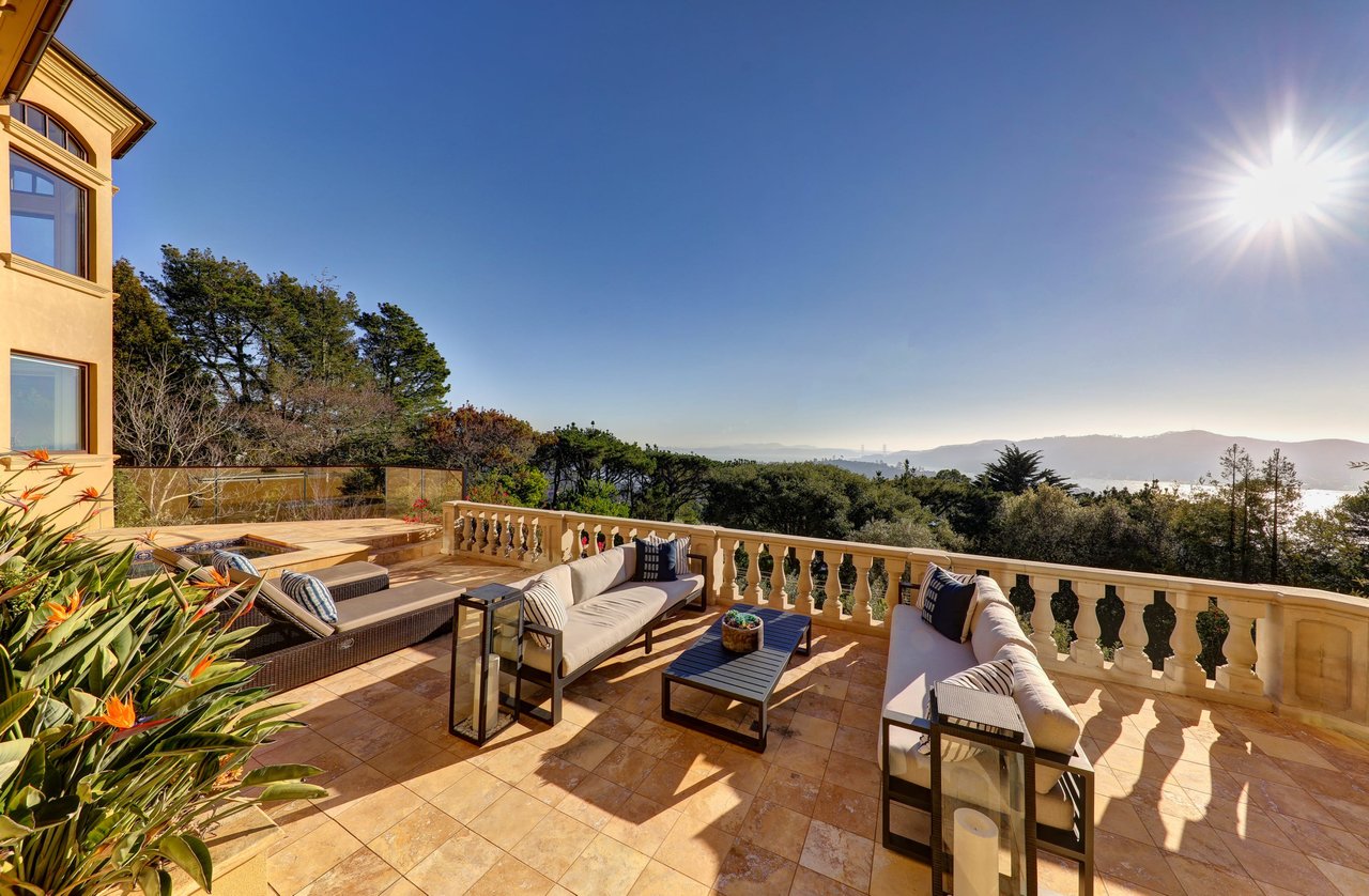 Extraordinary Tiburon Sanctuary