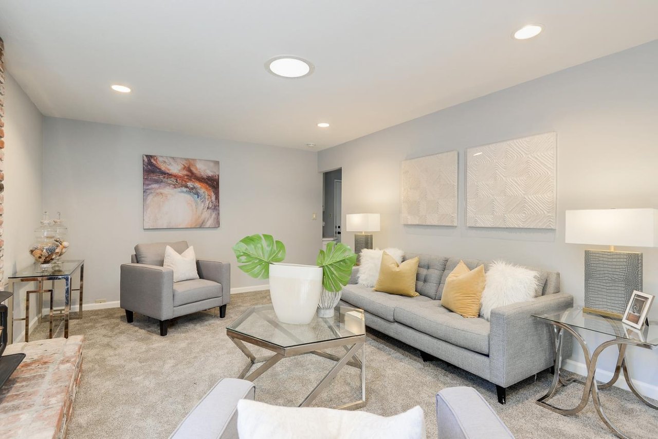 22160 Berkeley Court