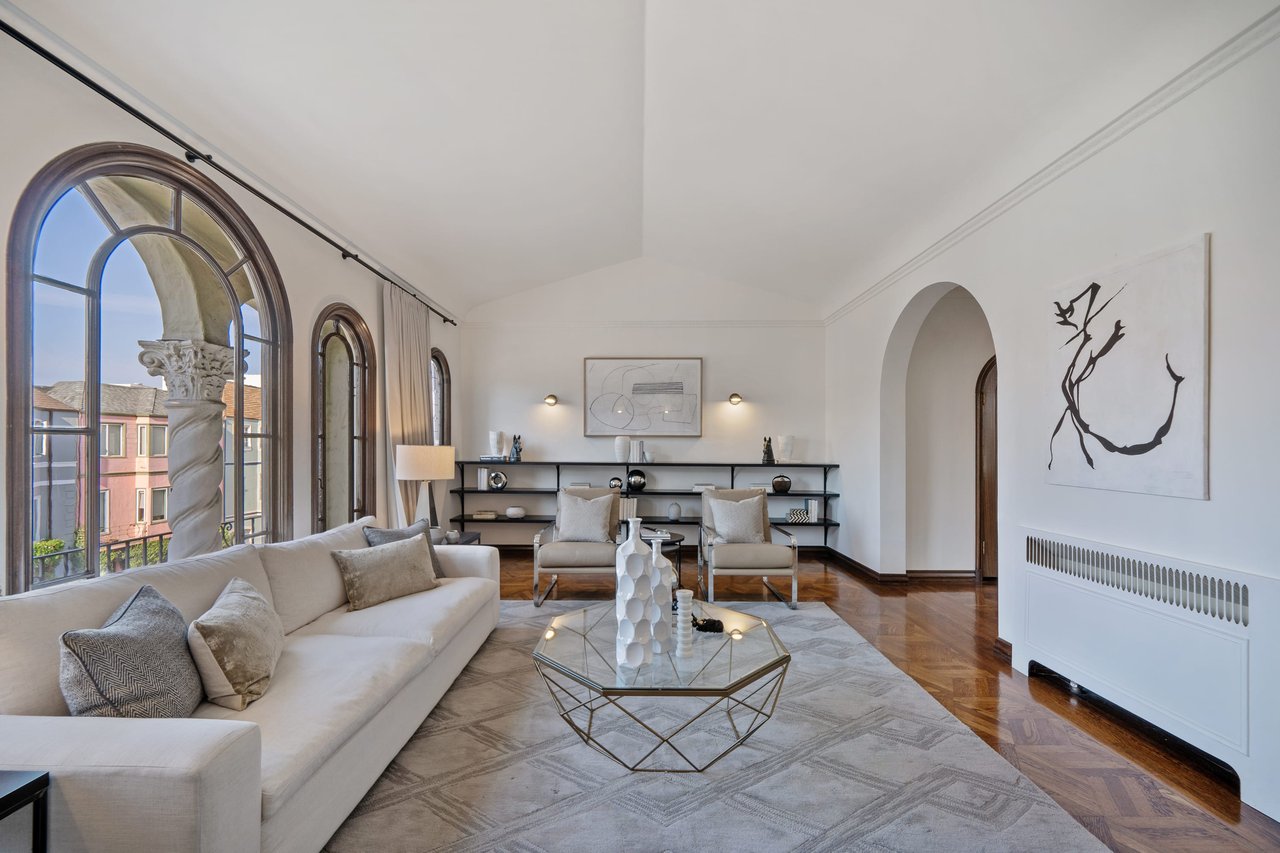 EXCEPTIONAL MARINA HOME