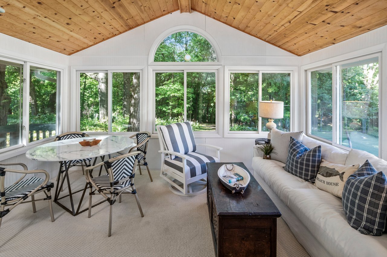 19670 Hillside Street | Deephaven