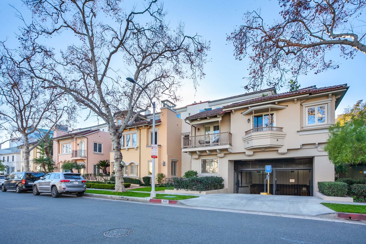 Beverly Hills Villas Condo