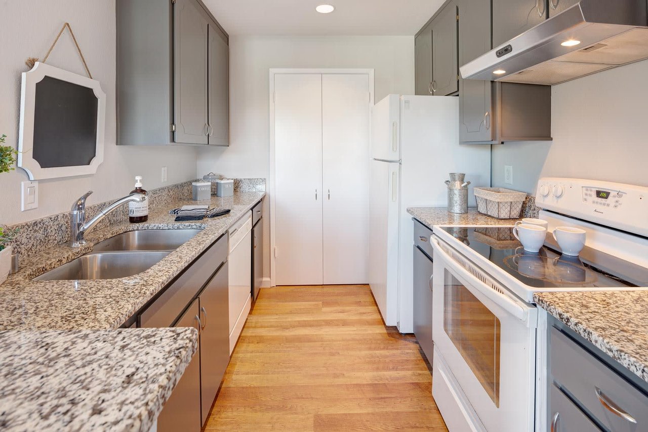 21 Lakeview Court, Novato