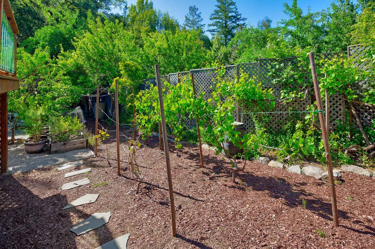 60 Oak Grove Avenue, Woodacre