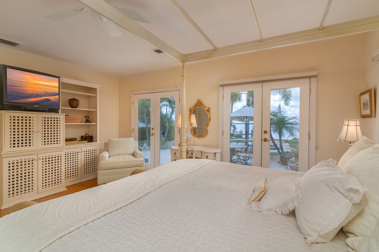 Prestigious Address in Lido Shores