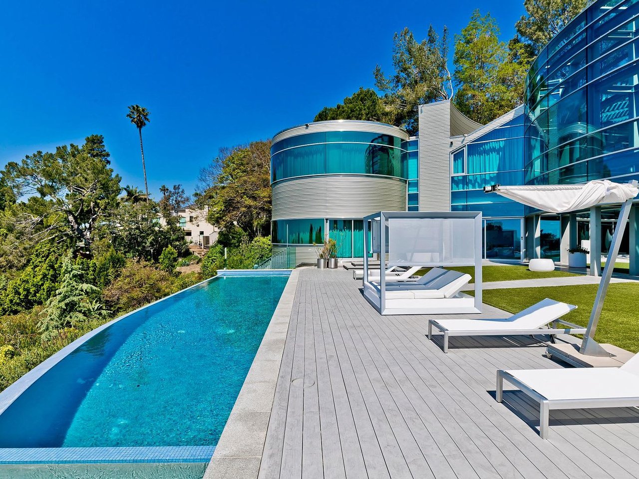 Estate Opulent