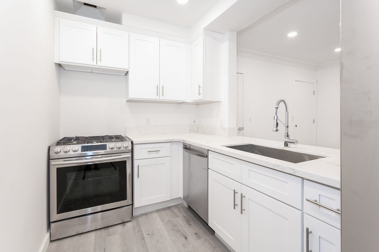 1 Bed + 1 Bath in Beverly Hills