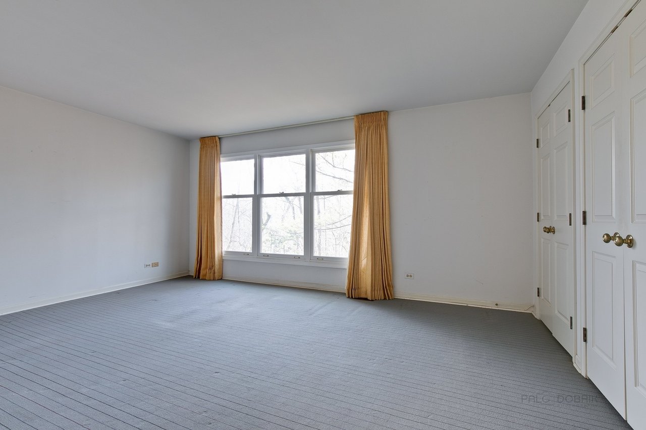 Classic Lake Bluff Tangley Oaks Home