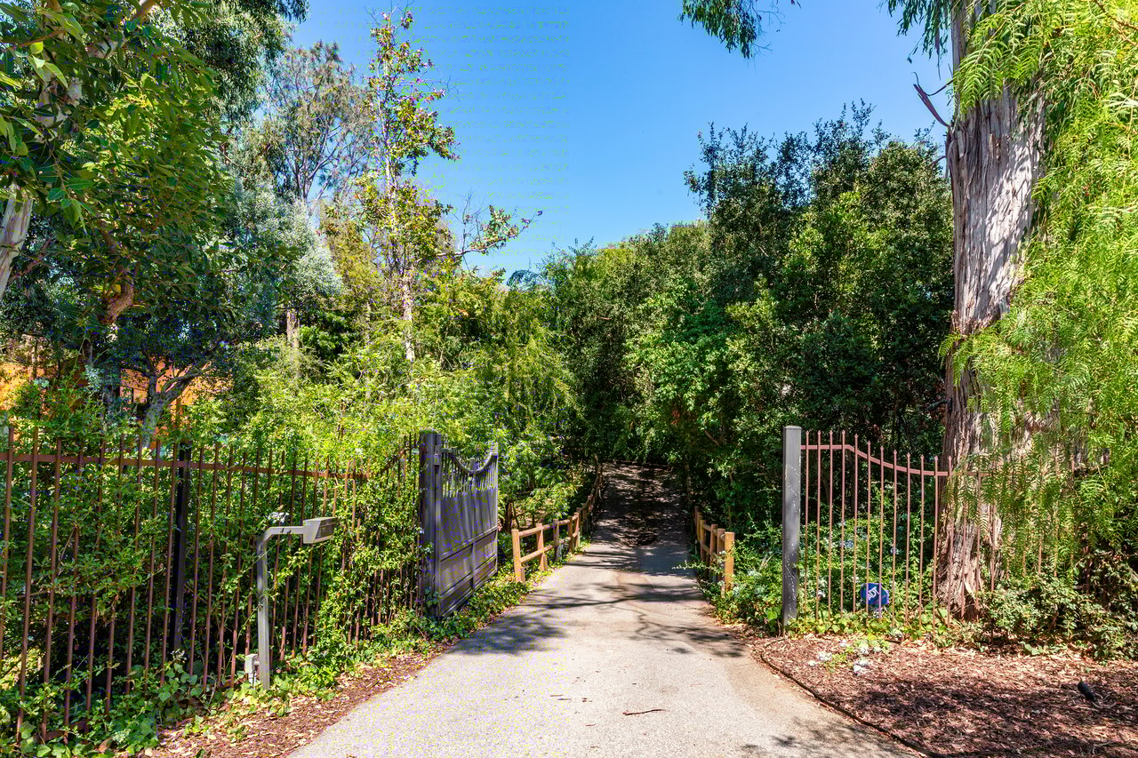 320 South Canyon View Drive
