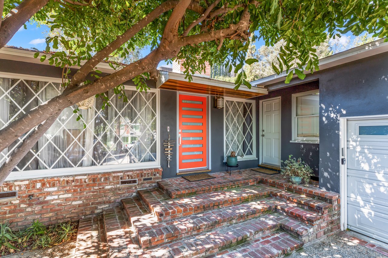  21414 De La Osa Street