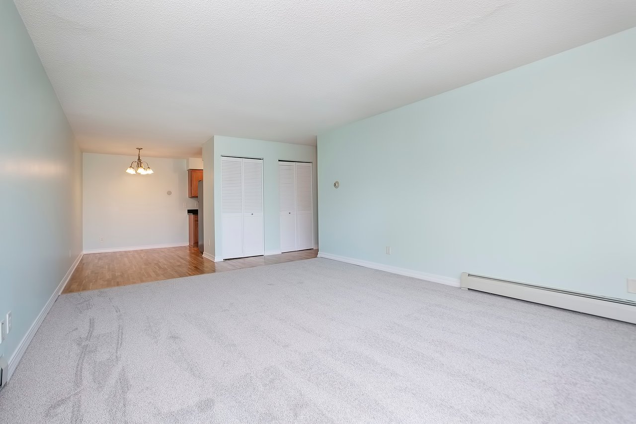 Top Floor Condo in Linden Hills!