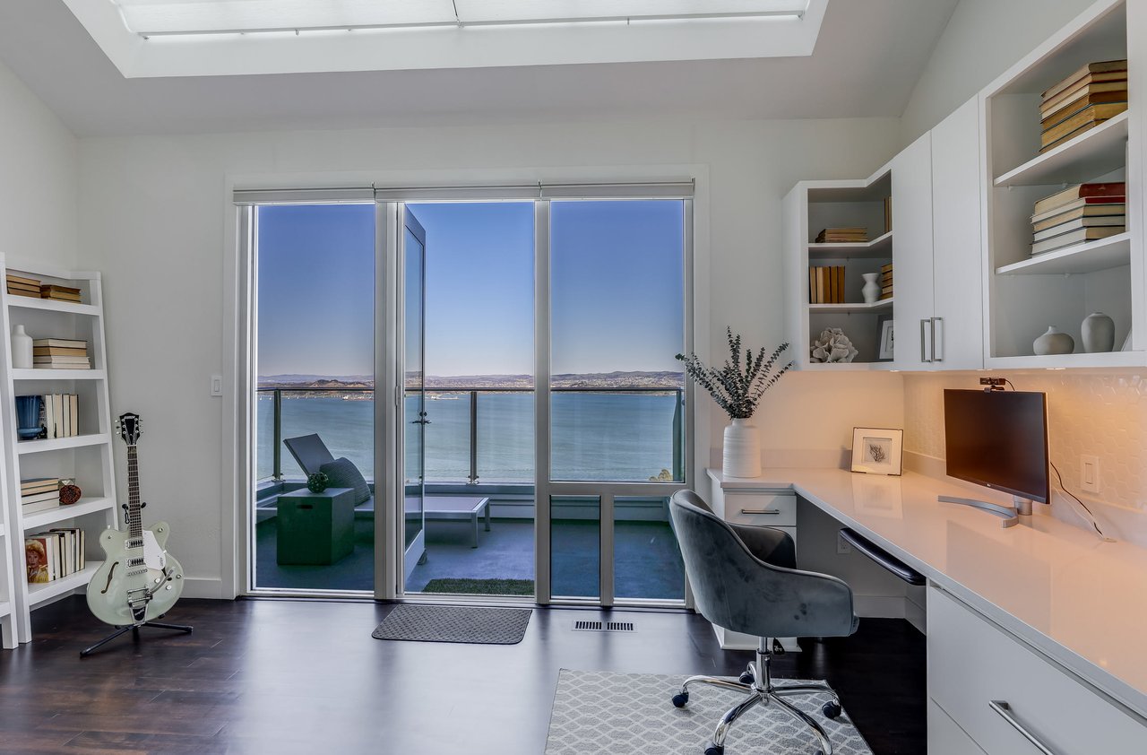 Spectacular Contemporary View Residence 