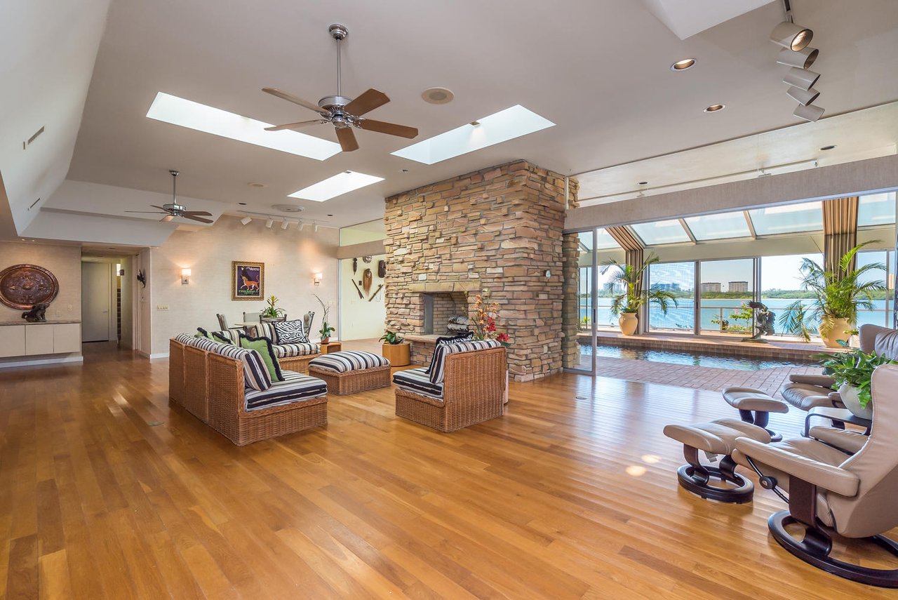 682 Mourning Dove Dr