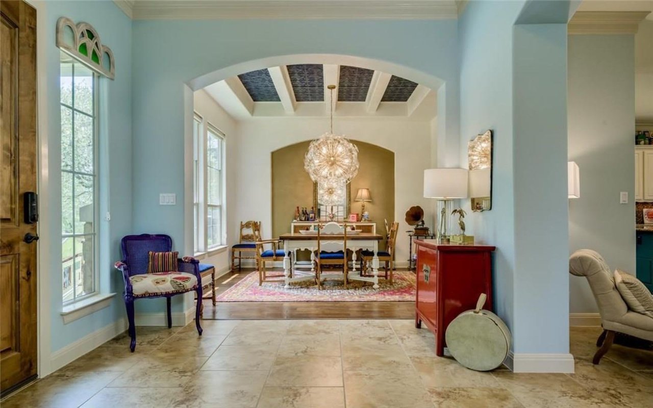 323 Naples Ln