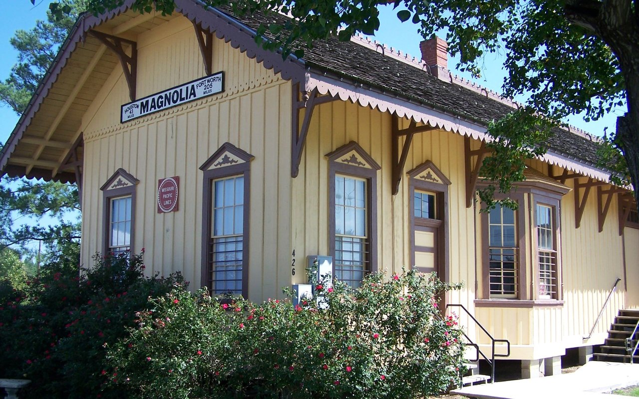 1488 Corridor/Magnolia