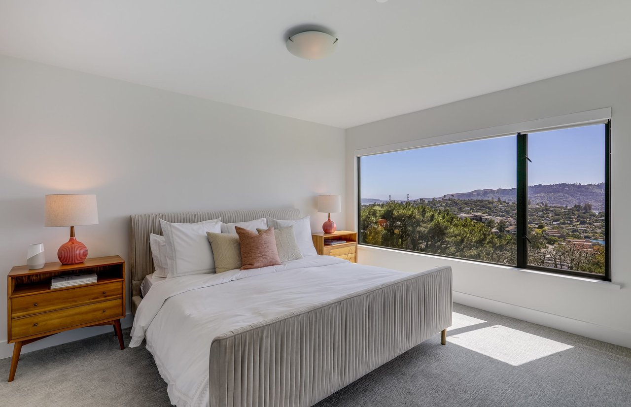 Modern Contemporary View Residence