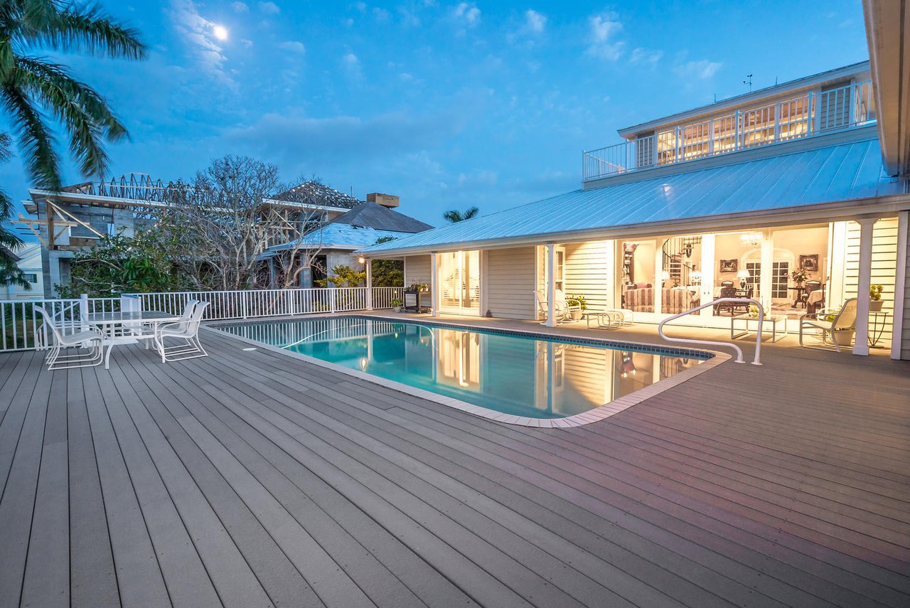1329 Vista Dr