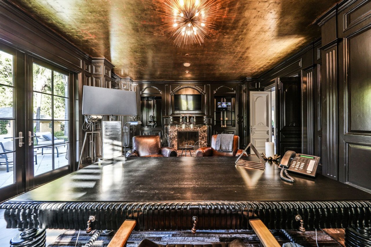 Infinity Manor