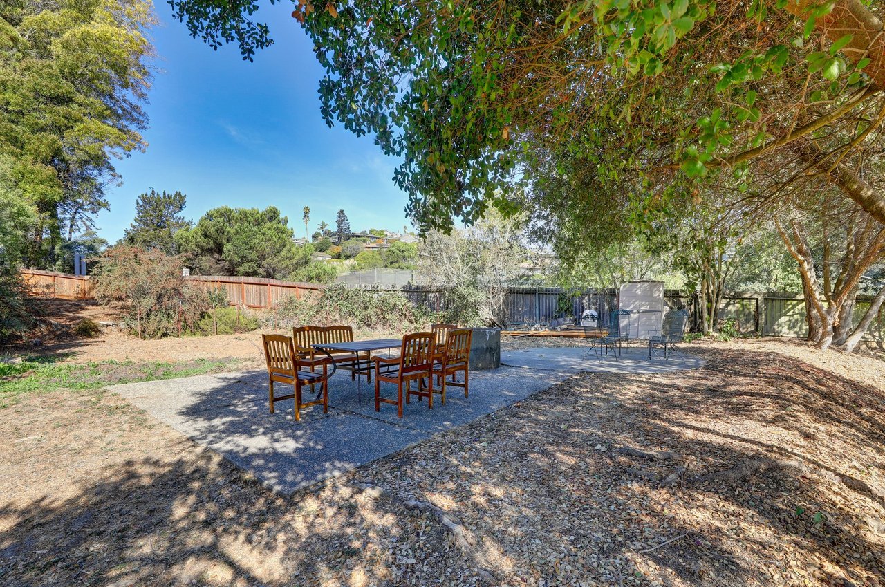Move in Ready in One of Tiburon's Most Convenient Locations