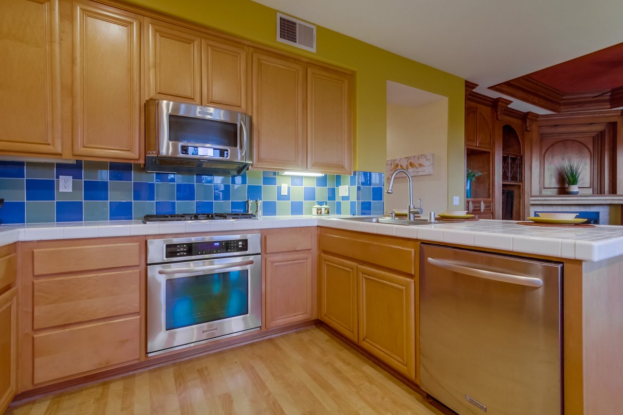 3553 Bluff Ct