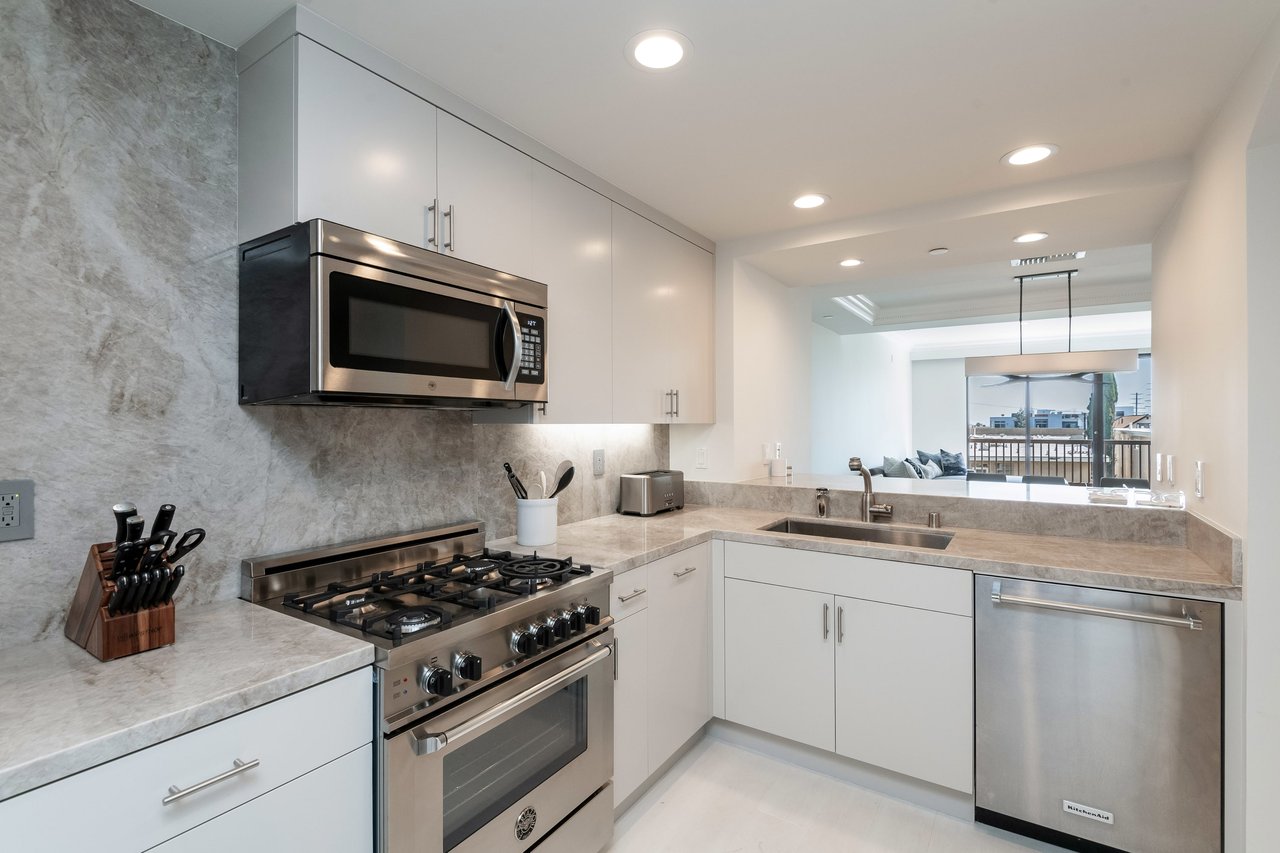 11847 Gorham Ave, #208