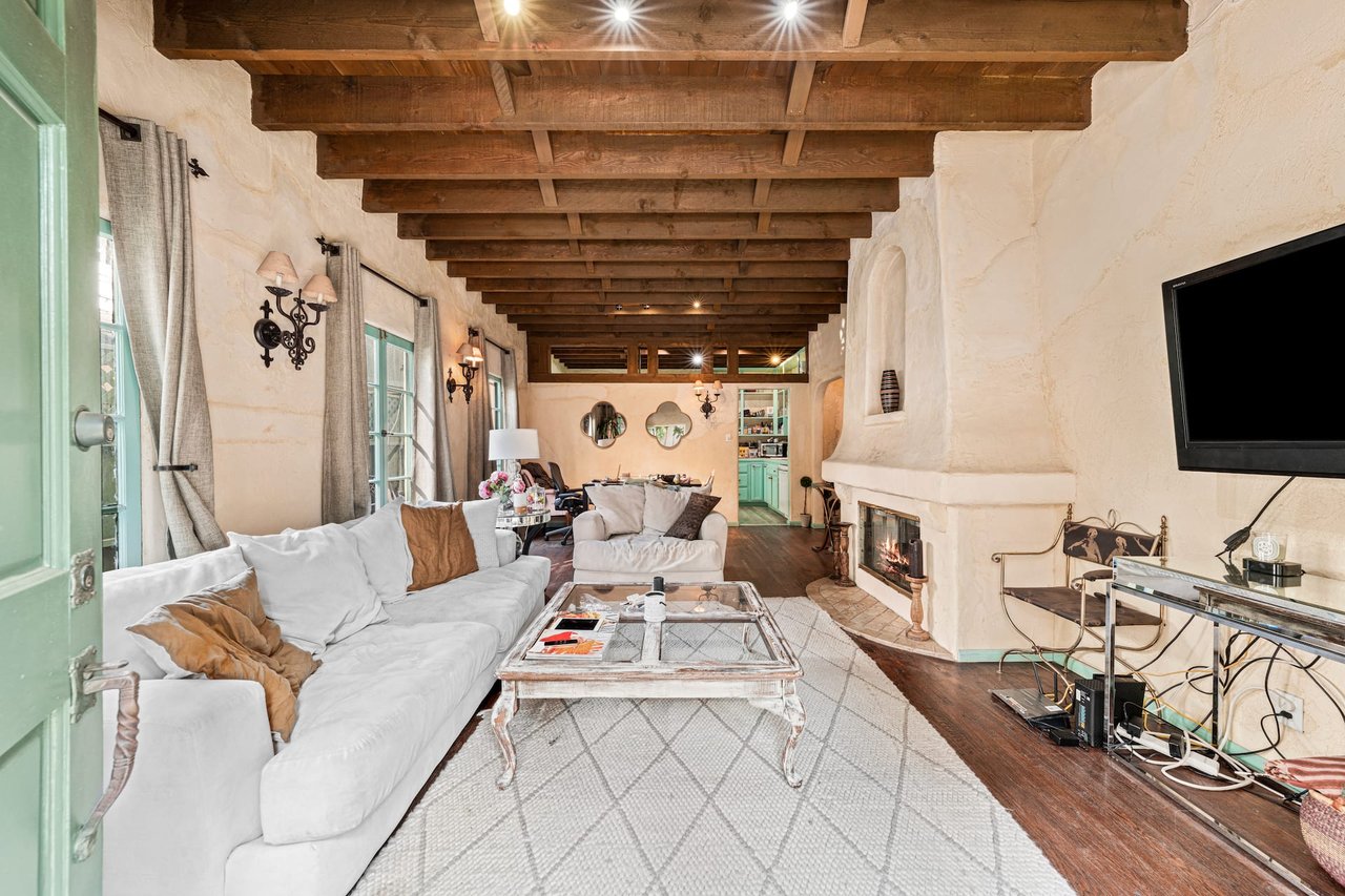 9027 Alden Dr, West Hollywood Adjacent