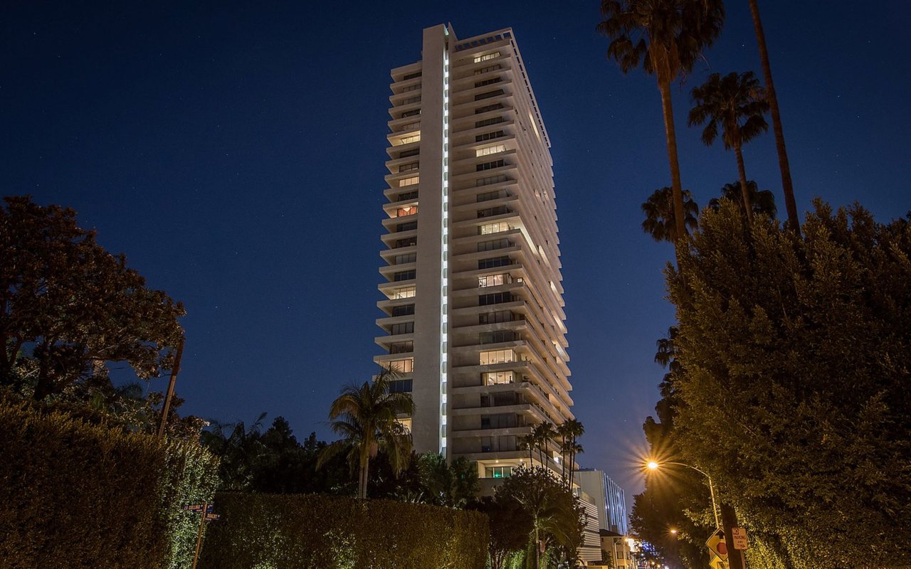 9255 Doheny Rd, #804
