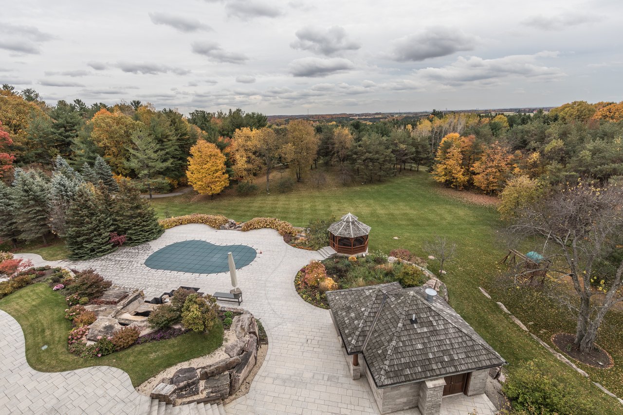 SOLD; Grand 'Dragonfly Hill' Estate