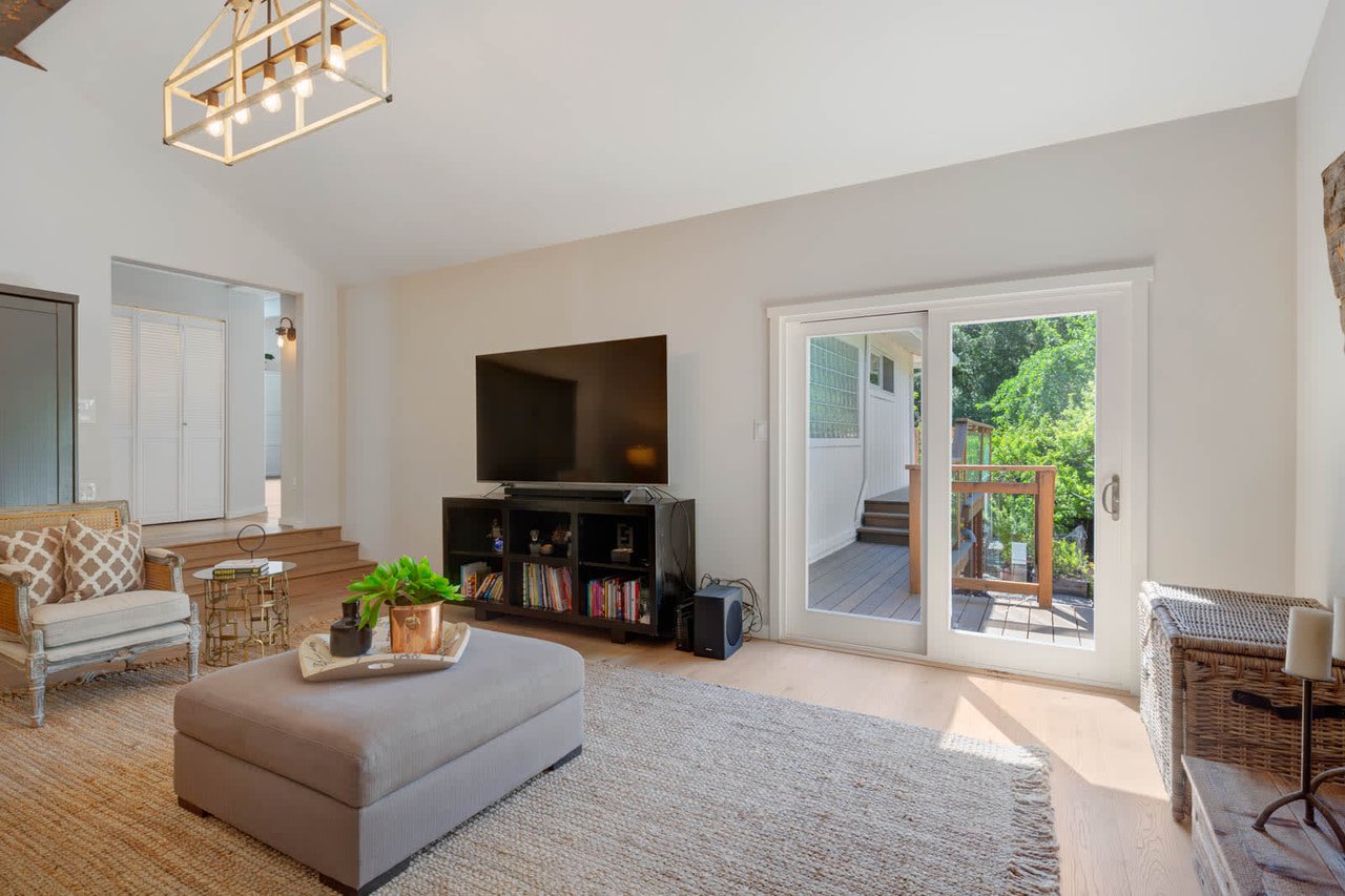 60 Oak Grove Avenue, Woodacre