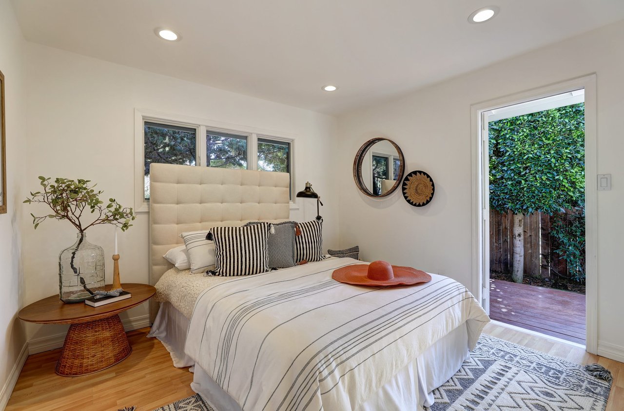 Move in Ready in One of Tiburon's Most Convenient Locations