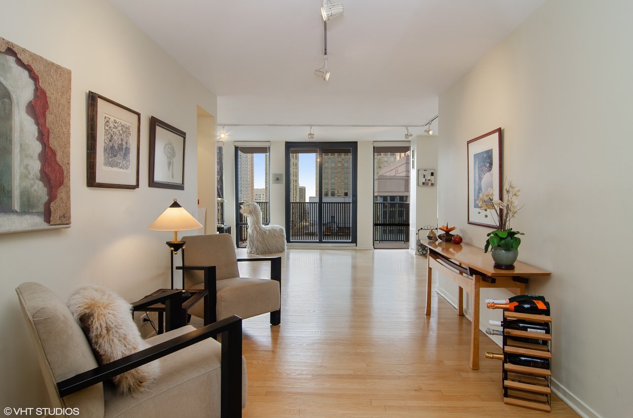 200 E Delaware Pl, #33F