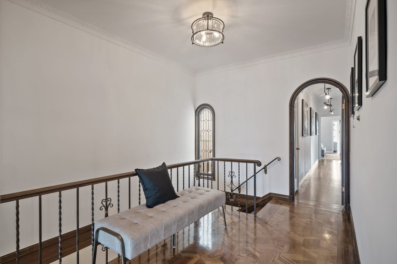 EXCEPTIONAL MARINA HOME