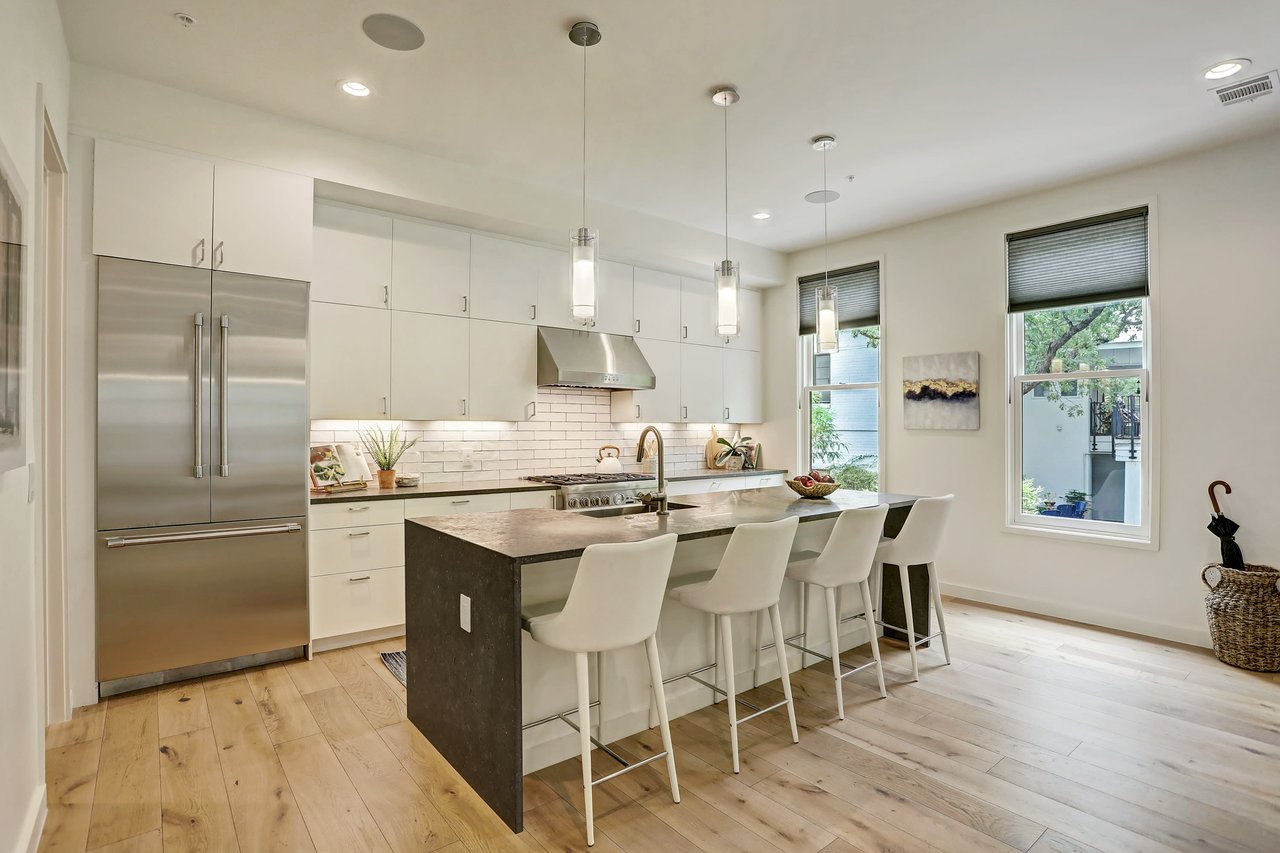 1410 Woodlawn Boulevard, Unit D | SELLER REPRESENTED