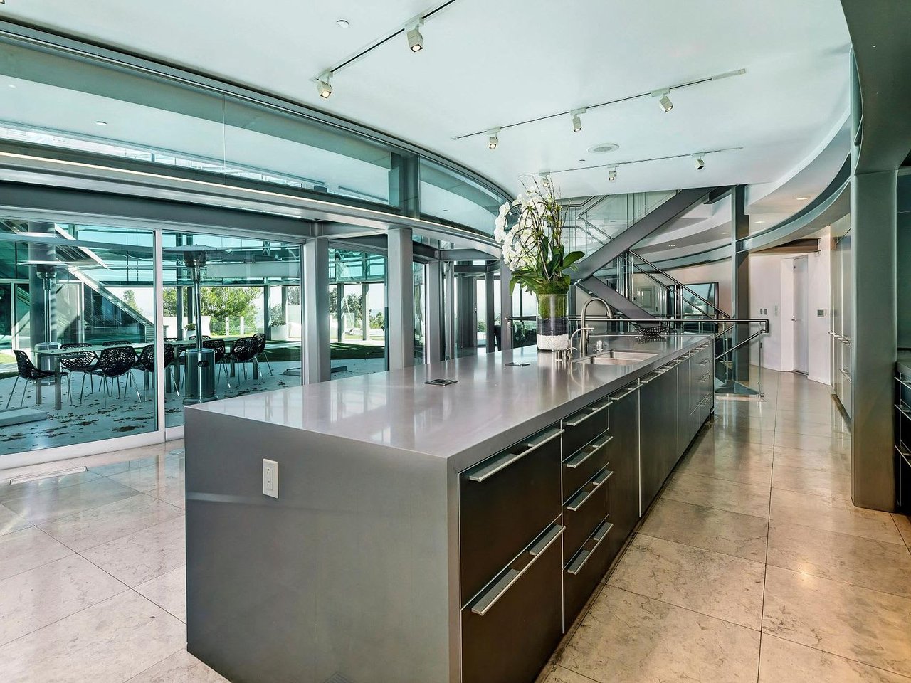 Estate Opulent