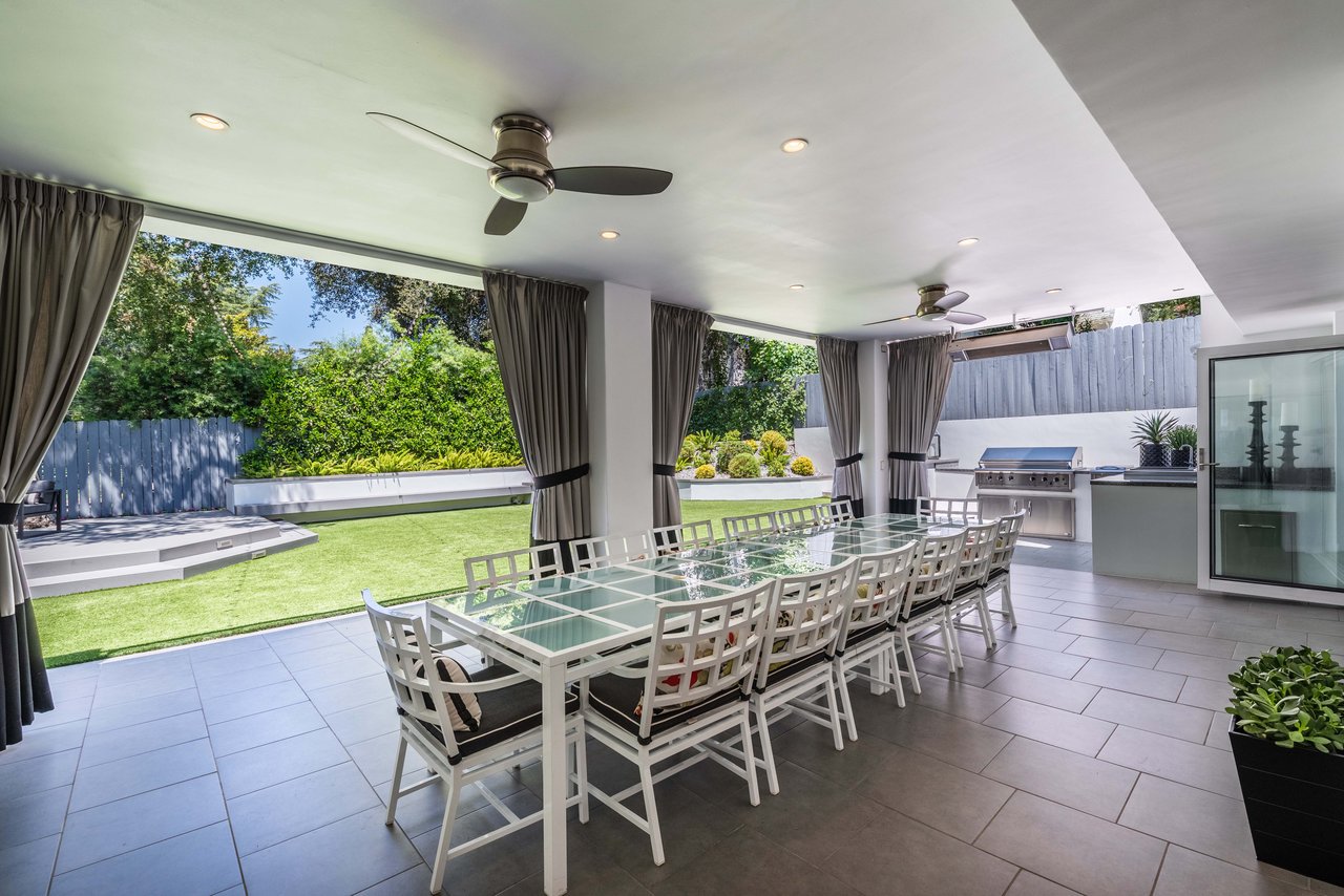691 East Las Flores