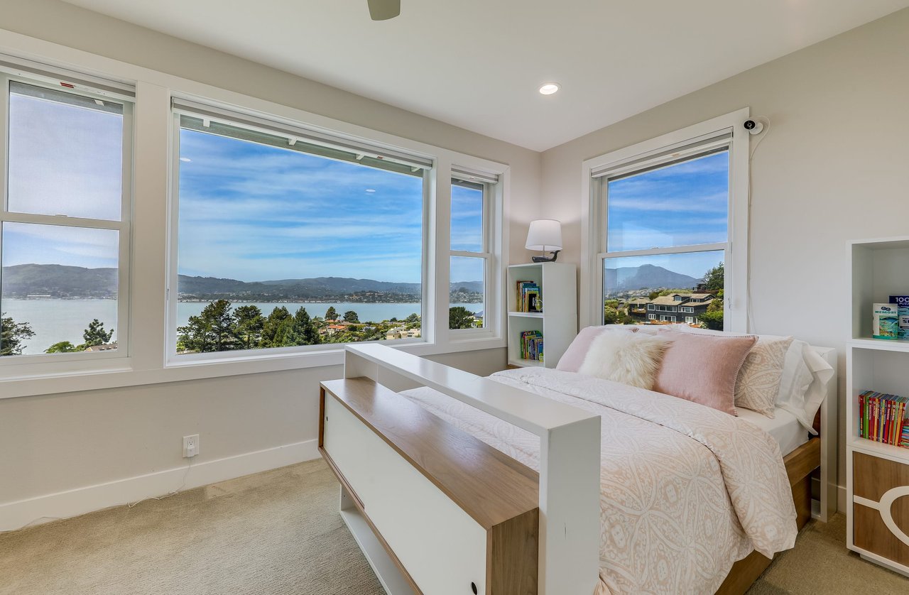 6 Mira Flores Lane