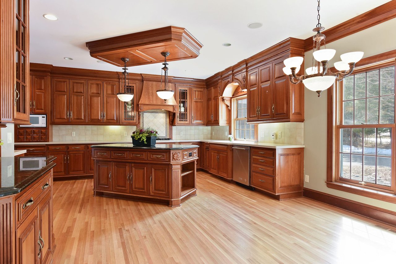 550 Oxford Road, Orono