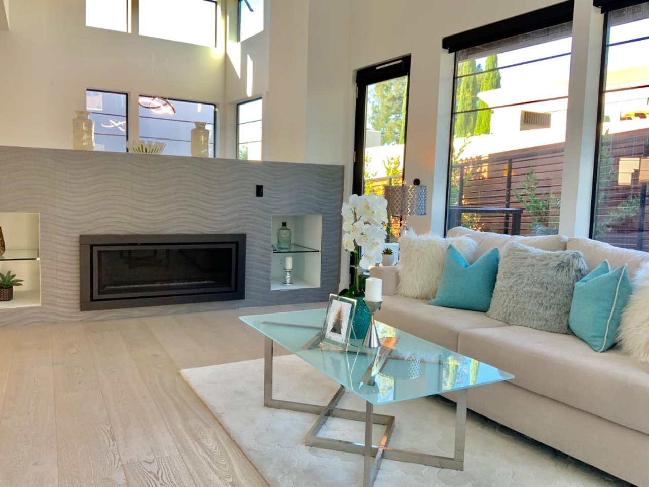 901 Loyola Dr