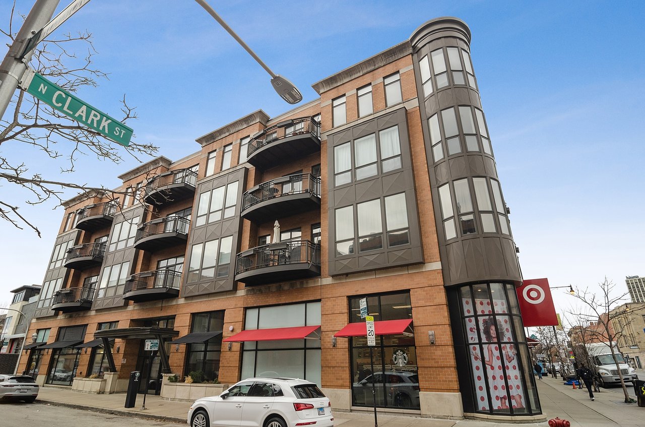 600 W Drummond Place # 318